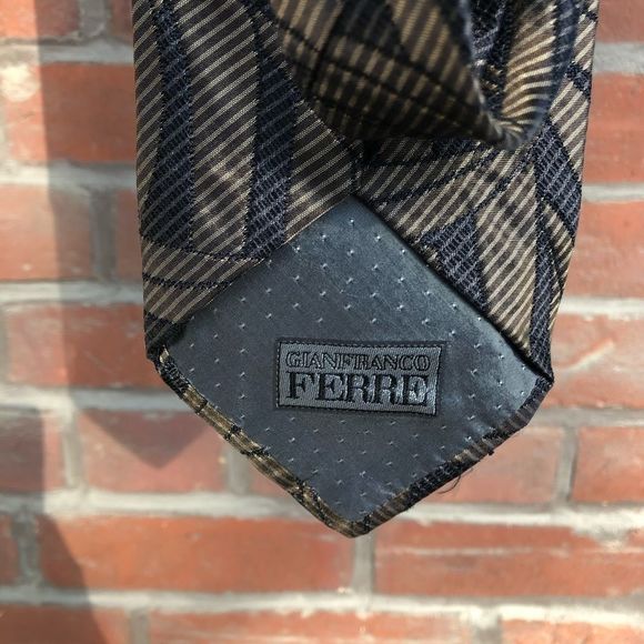 Gianfranco Ferre Men’s Tie. - Picture 3 of 3